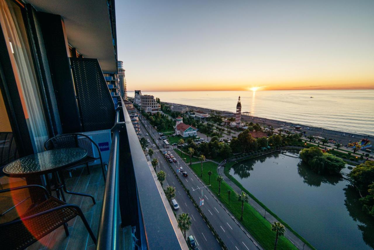 Grand City Real Estate Lägenhet Batumi Exteriör bild
