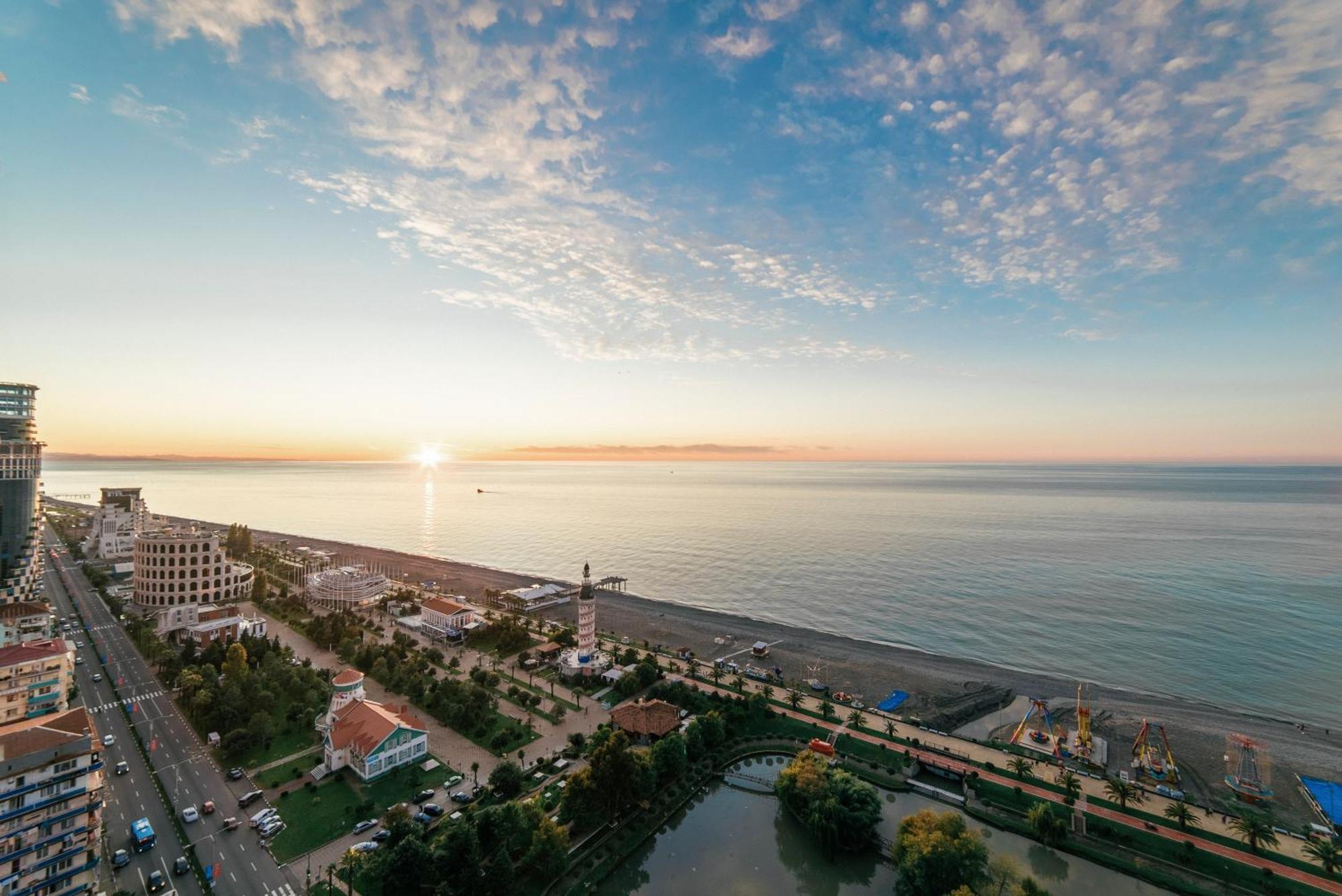 Grand City Real Estate Lägenhet Batumi Exteriör bild